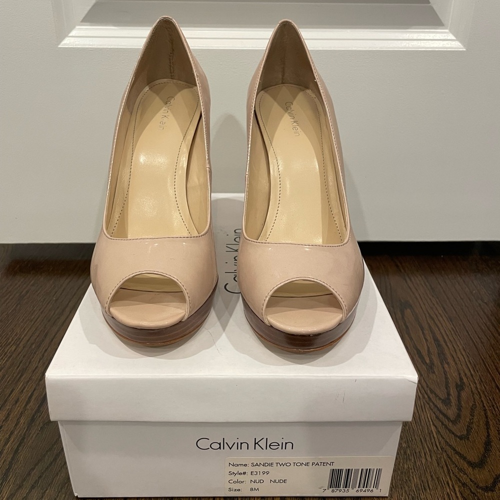 Calvin Klein “Sandie” Nude Patent Peep Toe Pumps (Size 8)